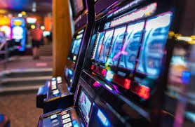Antarmuka jadwal undian p 200m dengan meja blackjack dan roulette langsung